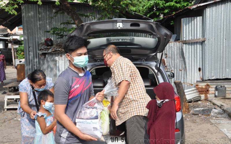 Food Donation Calvary Chapel Patong Phuket (14)